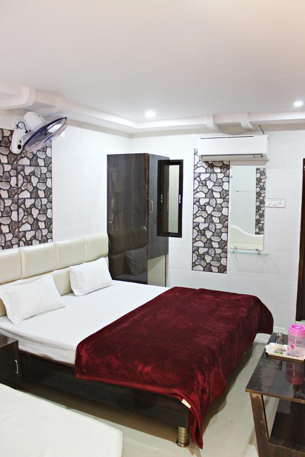 Hotel Shikhar Inn Ujjain Esterno foto